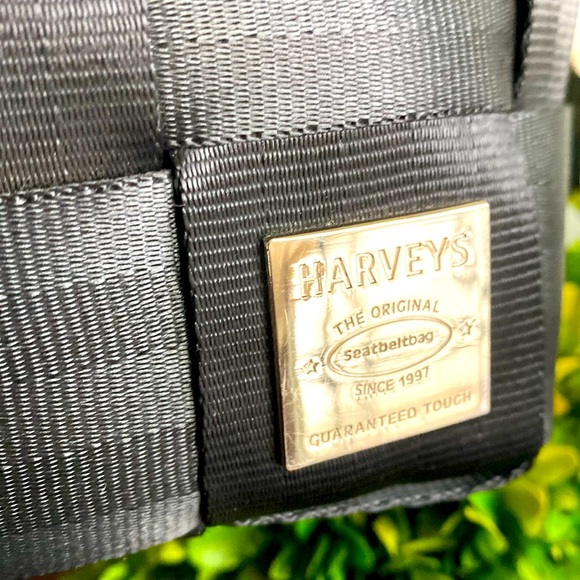 HARVEYS⭐️The Original Seatbeltbag⭐️CLASSIC🖤BLACK🖤CARRIAGE RING HOBO BAG🌟EUC🌟 - Picture 10 of 17